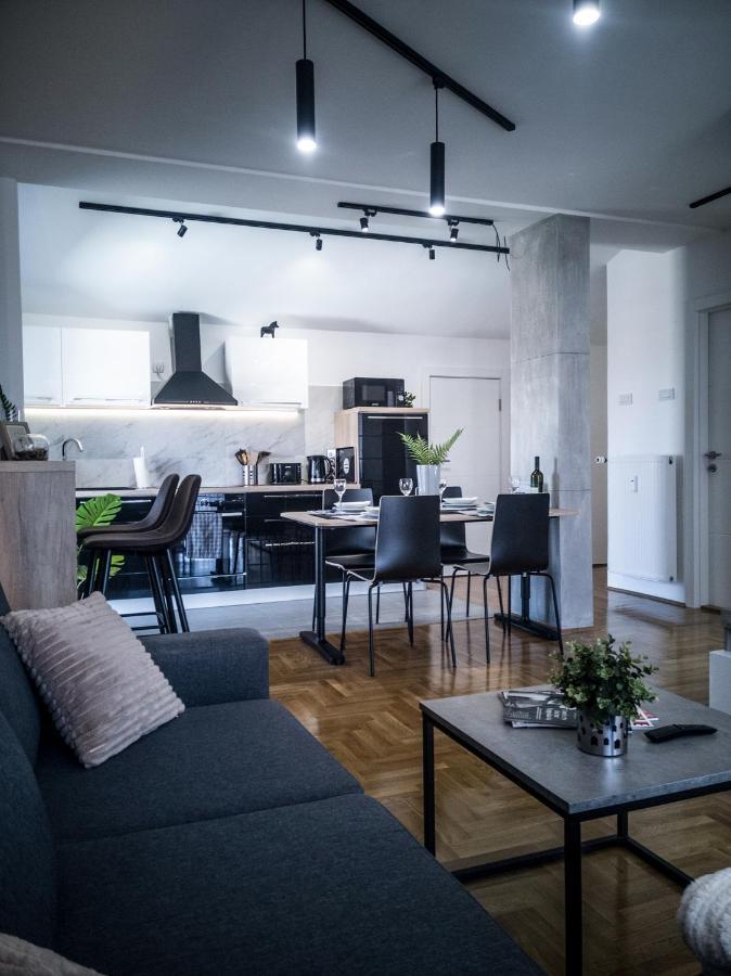 Raw Industrial City Apartment Subotica Dış mekan fotoğraf